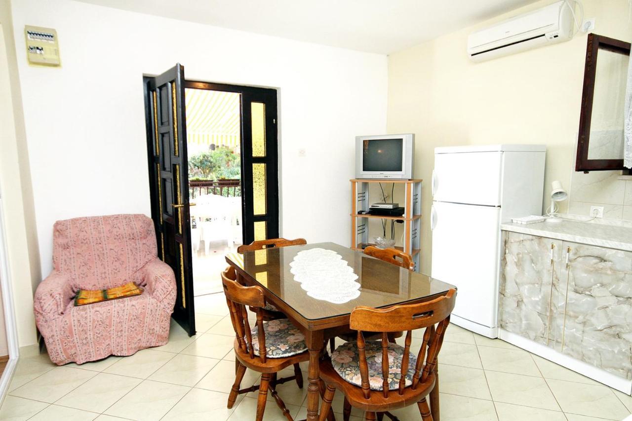 Apartments By The Sea Brgulje, Molat - 6241 Exterior foto
